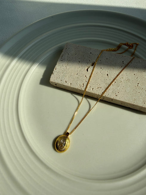 Gold Matt Oval Zirconia Pendant Necklace – Trendy & Elegant in 18K Gold Vermeil